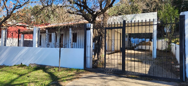 Santa Fe al 200, Barrio Centro - Agua de Oro - Cordoba.- 